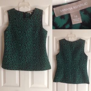 🌎 BANANA REPUBLIC Emerald Cheetah Top 🌎